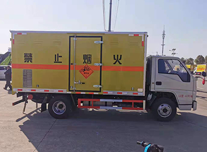 康乐爆破器材运输车
